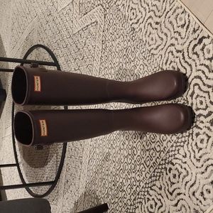 Woman's Refinded Slim Fit Hunter size 8